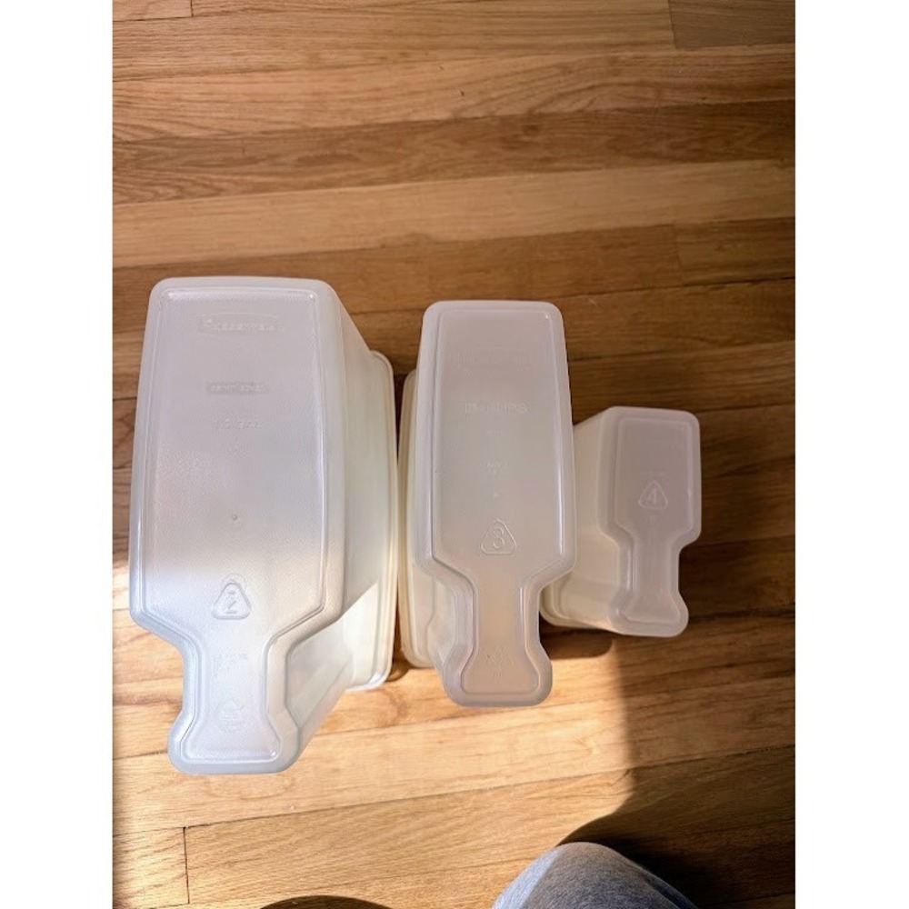 VTG RUBBERMAID SERVIN SAVERS - 21 - 13 - 4 CUP - CEREAL KEEPERS - ALMOND LIDS - Picture 9 of 14